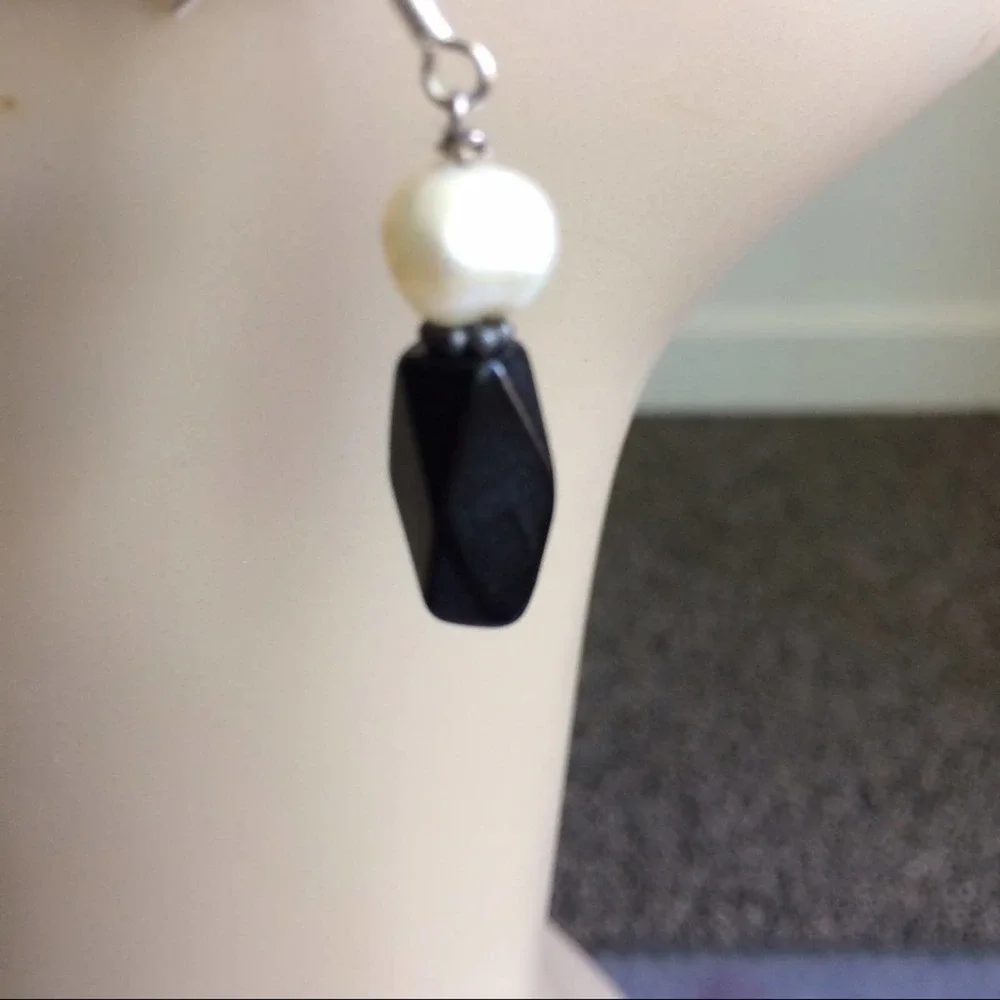 NWTS Earrings Faceted Black Jet and Pillow Pearls - Picture 2 of 4